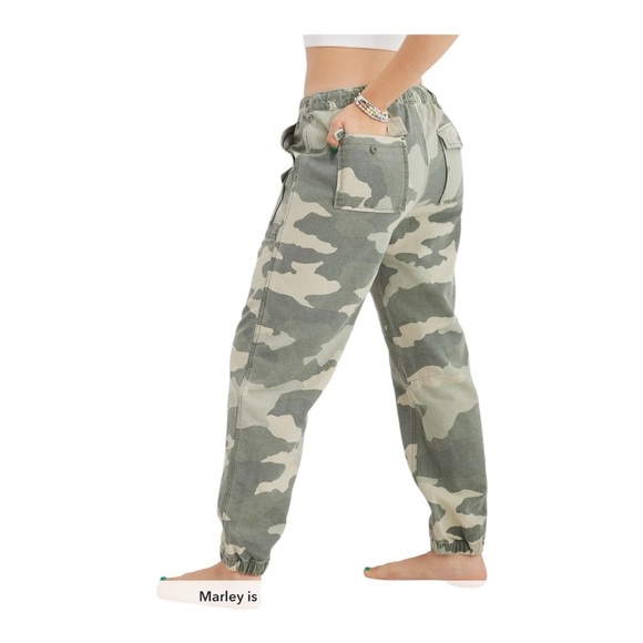Aerie Double Pocket Utility Jogger Women Camo Size S - Picture 16 of 16